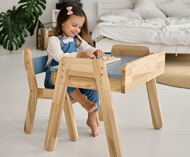 Chaises Montessori en Bois avec Bureau et Table pour Tout-Petits : Sûres, Durables et Confortables