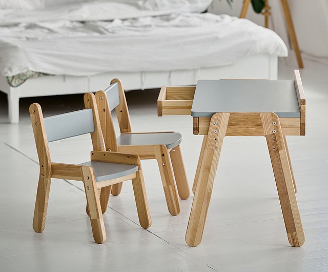 Bureau et chaises en bois pour enfants, table et 2 chaises pour tout-petits, ensemble de meubles Montessori Gris
